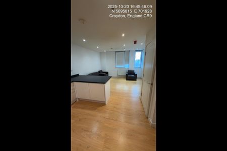 1 Bed Flat, Canterbury House, CR0 - Photo 2