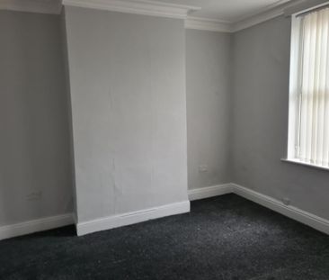 4 bedroom terraced house to rent - Photo 1