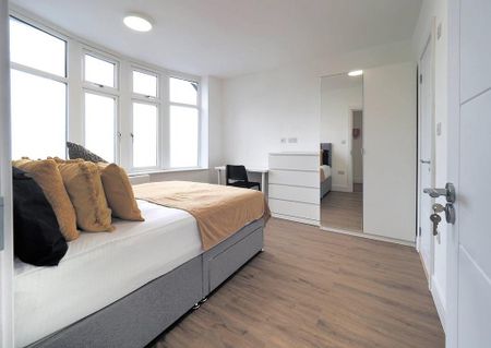 1 bedroom in a house share to rent - Photo 2