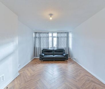 3 bedroom maisonette to rent - Photo 2