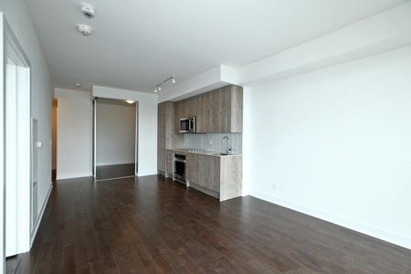 For Lease - 181 Bedford Road Unit# 808, Toronto, Ontario - Photo 4
