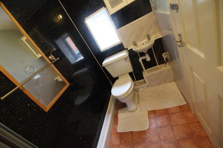 4 bedroom terraced house to rent - Photo 2