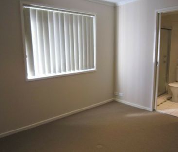 Spacious 2 Bedroom Apartment in Braddon - Photo 2