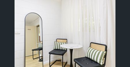 Freshly Renovated Studio Apartment - Photo 3