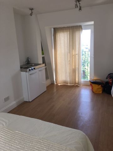 Room in a Shared House, Faraday Road, SW19 - Photo 3