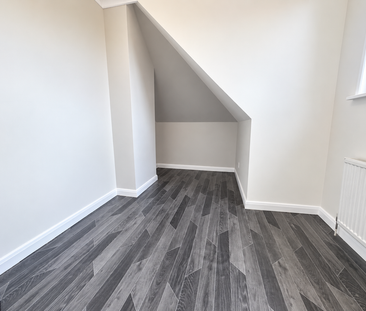 4 bedroom semi-detached house to rent - Photo 6