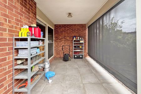 Stylish Townhouse - Photo 3