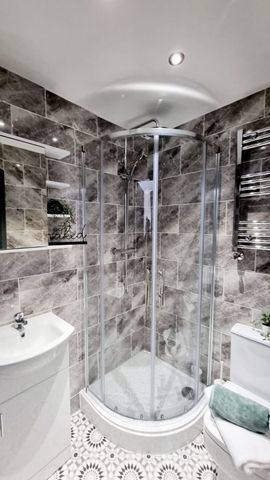 New Luxurious En Suite Rooms - Photo 4