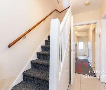 Hampshire Avenue, Slough, Berkshire, SL1 - Photo 3