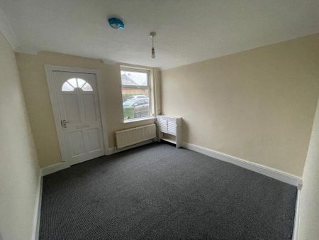 3 bedroom terraced house to rent - Photo 2