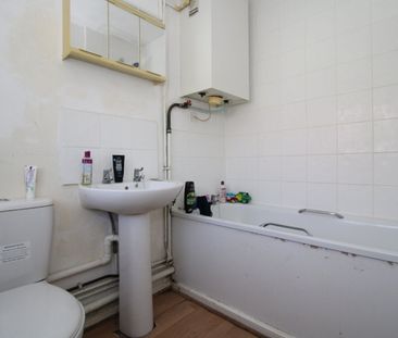 Roundmead, Stevenage, Hertfordshire - Photo 4