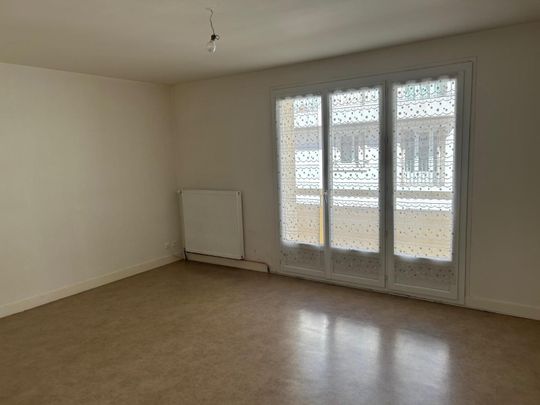 Location Appartement 2 pièces 52m² VICHY 03200 - Photo 1