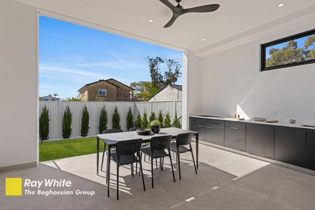 BRAND NEW 5 BEDROOM HOME - Photo 5