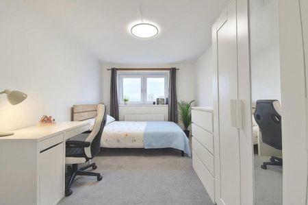 4 bedroom flat share to rent - Photo 2