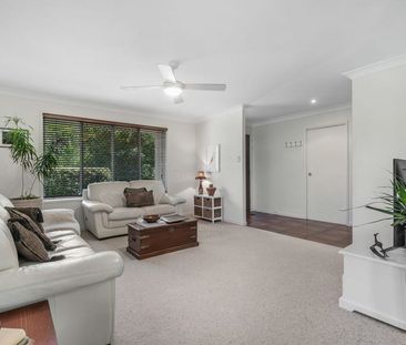 Spacious Bayside Family Home in Leafy Wakerley - Photo 4