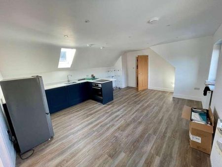 Finchampstead Road, Finchampstead, RG40 - Photo 3