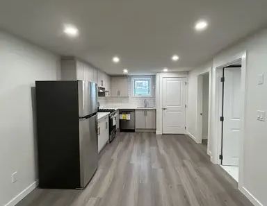 3 cozy bedroom | Calgary - Photo 1