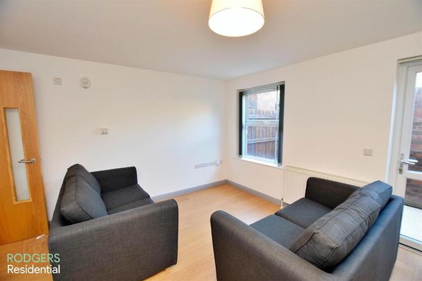 Apt 3, 108-110 Eglantine Avenue, Belfast, BT9 6EU - Photo 1