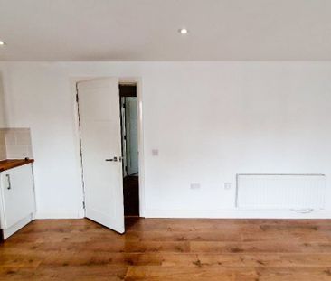 1 Bed Flat, Knighton Lane, LE2 - Photo 1