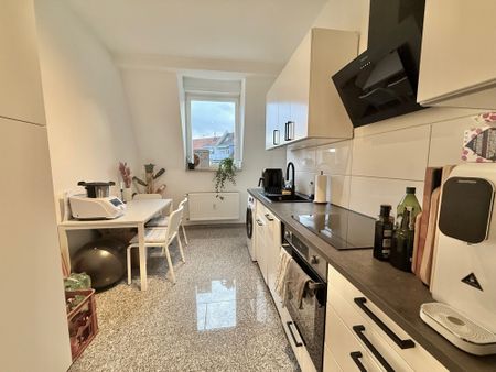 Wunderschöne DG-Altbauwohnung mit Balkon in der Weststadt - Photo 4