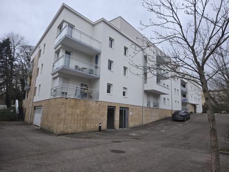 NANCY / QUARTIER SANTIFONTAINE : BEL APPARTEMENT DUPLEX T4 AVEC TERRASSE ET PARKING - Photo 3