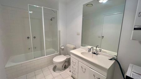 8/88 Southbank Boulevard - Photo 2