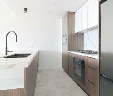 Level 6 with expansive northerly views - Photo 3