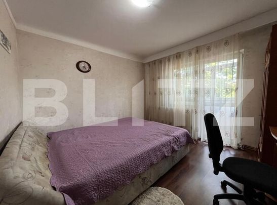 Apartament 4 camere, centrală termică, etaj 1, zona Consul - Fotografie 1