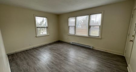 118 St. Vincent #1 Barrie | $1495 per month | Plus Hydro - Photo 2