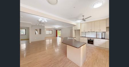 Huge 5 Bedroom Home with Solar! - Photo 4