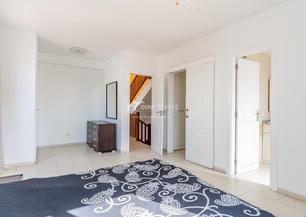 Chalet adosado · Alquiler a largo plazo ·