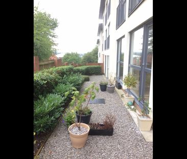 2 Bed Flat, Kirk Beston Close, LS11 - Photo 1
