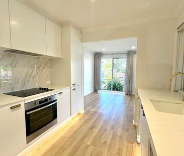 6 Wadkins Court, Parkwood, Qld 4214 - Photo 4