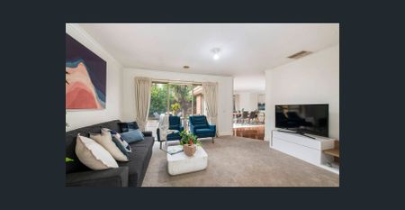 CHARMING & TIMELESS 3 BEDROOM UNIT - Photo 2