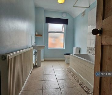 2 bedroom terraced house to rent - Photo 6