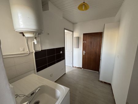 Location Appartement 2 pièces 29m² TOULON 83000 - Photo 4