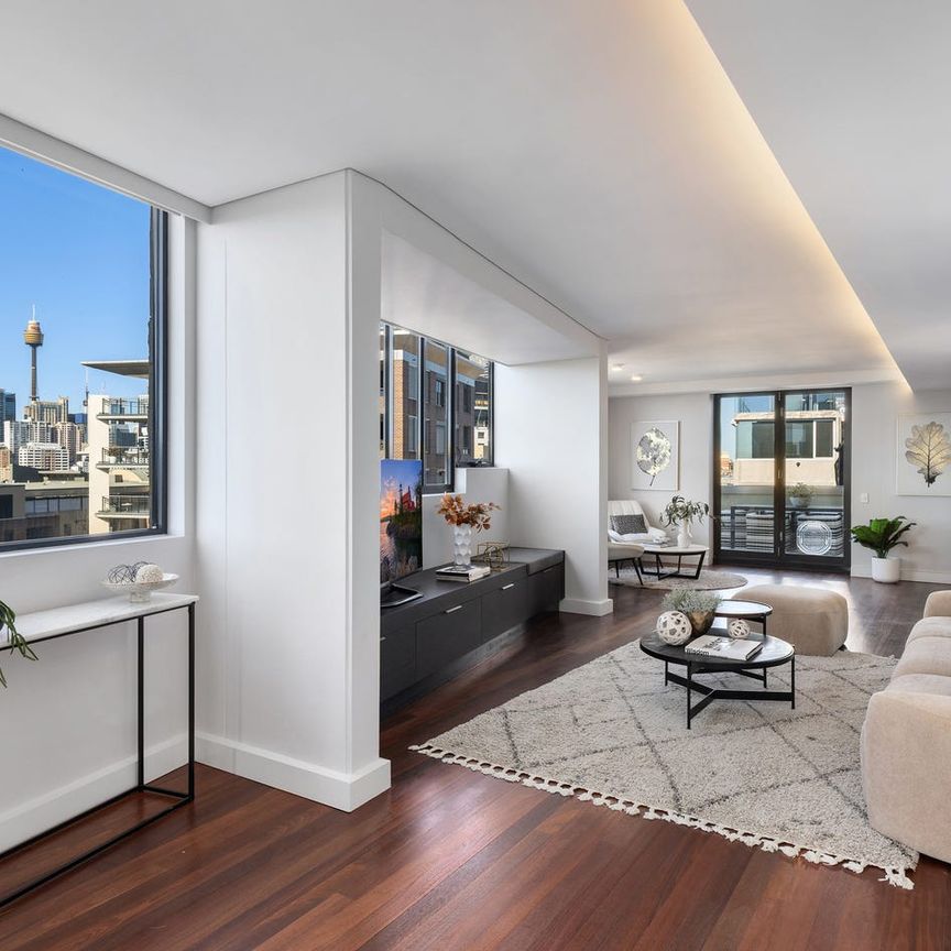 Multi Level Penthouse with Panoramic City and Harbour Views - Photo 1