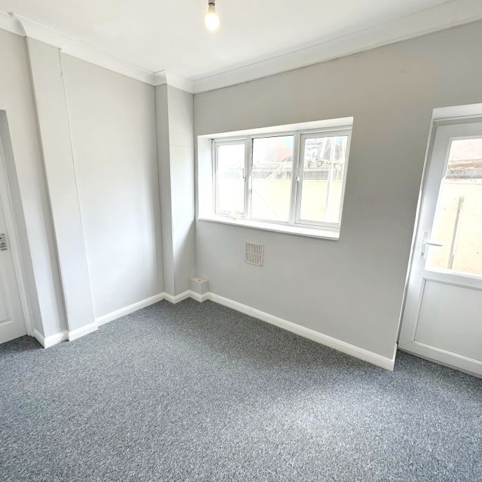 2 Bedroom Flat, Buckingham Road, Brighton - Photo 1