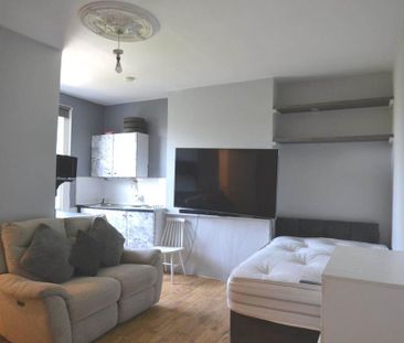 Studio to rent - Photo 6