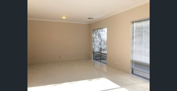 Charm and Convenience in One Lovely Package - Photo 1