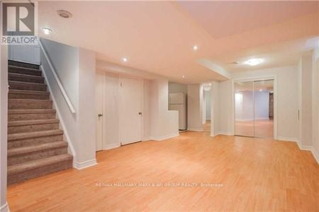 For Lease - 460 Menczel Crescent Unit# Bsmt, Newmarket, Ontario - Photo 5