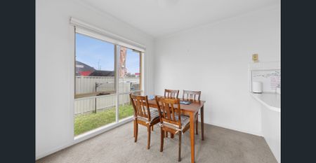 Spacious Two-Bedroom Unit in a Prime Sunbury Location - Photo 2