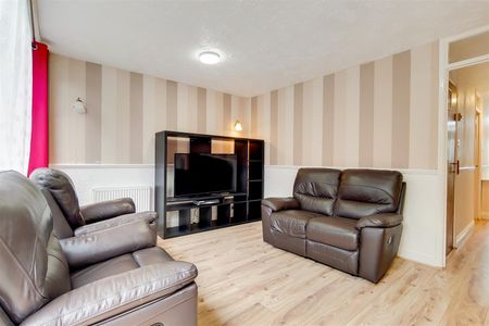 Terraced House To Let - Photo 5