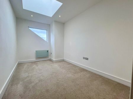 Bartley Way, Hook, Hampshire, RG27 - Photo 3