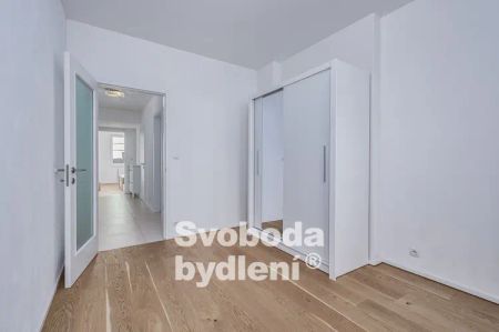 Doporučujeme částečně zařízený byt v rezidenční části Prahy 3 - Vinohrad, 3+kk (69,3 m - Photo 3