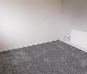 2 bedroom end of terrace house to rent - Photo 1