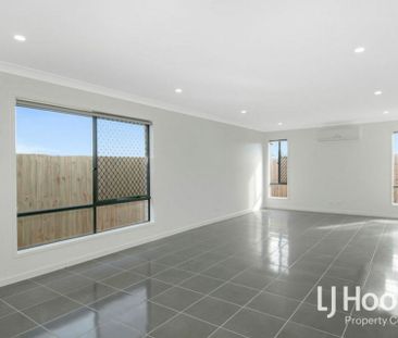 Low Maintenance 3 Bedroom Modern Home!! - Photo 1