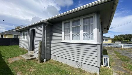 THREE BEDROOMS - FOXTON - Photo 5