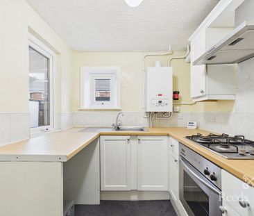 3 bedroom terraced house to rent - Photo 6
