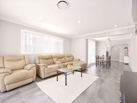 Fresh & Modern Family Home - Photo 3